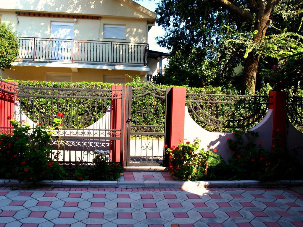 乌尔齐尼Friendly House公寓 外观 照片
